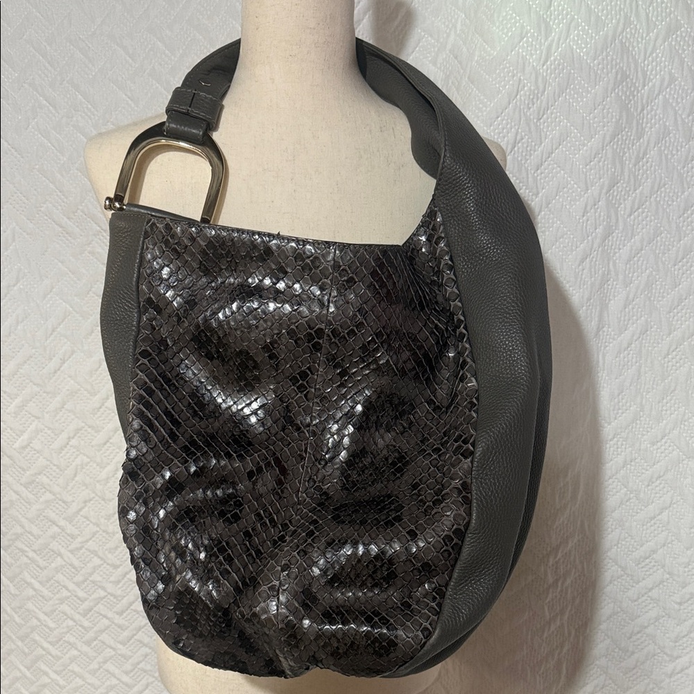 Gucci Python Hobo  Black and Gray Snakeskin Bag - Picture 4 of 10
